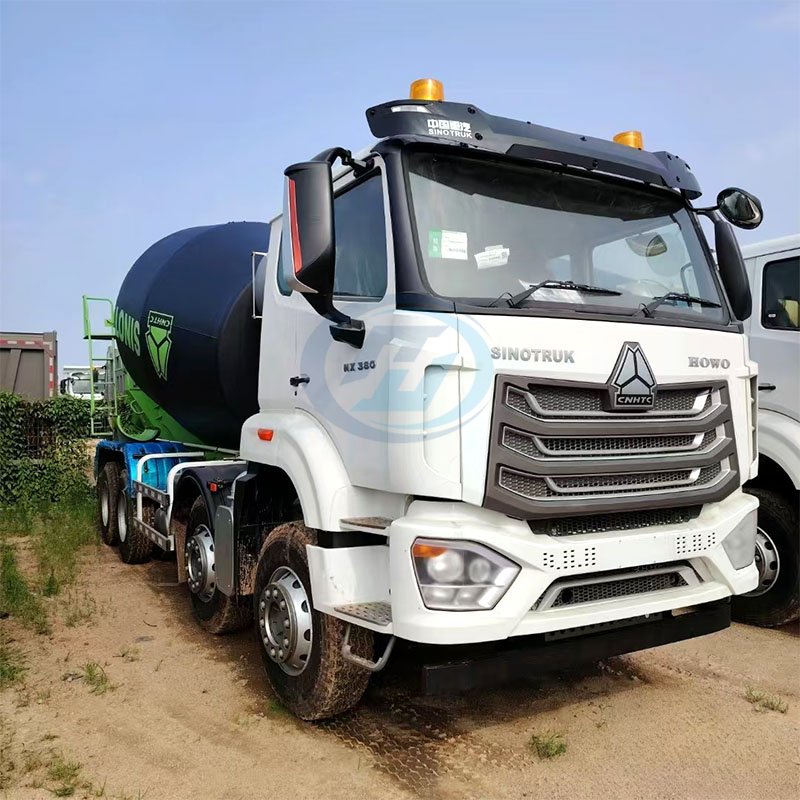 Camión hormigonera SINOTRUK HOWO NX New Face 8X4 con tambor de 12 a 16 cbm