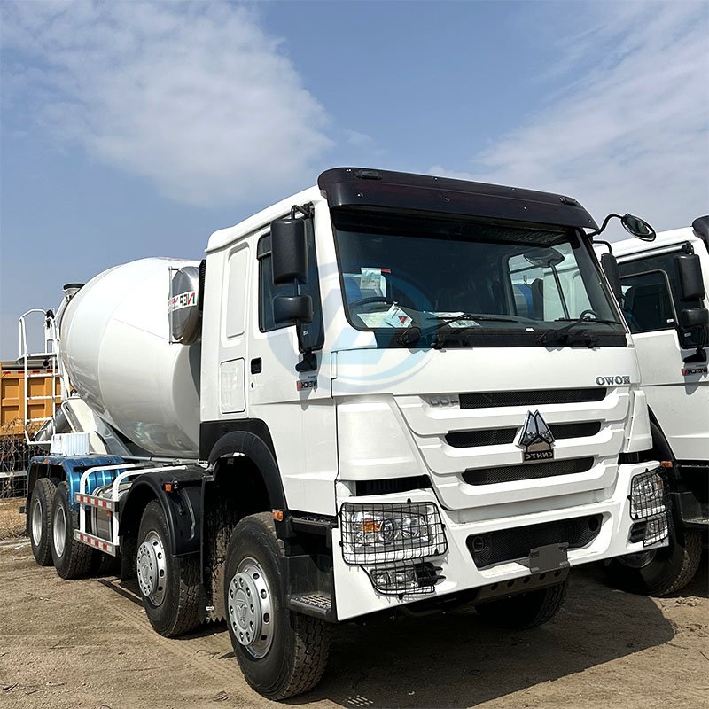 Camión hormigonera SINOTRUK HOWO-7 8X4 de 340, 380 y 400 CV