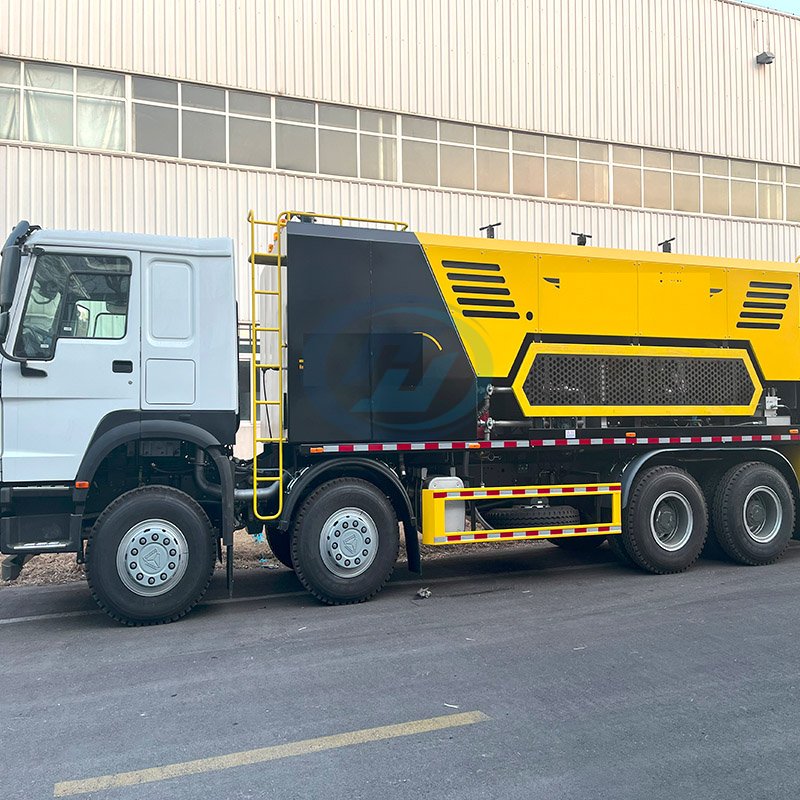 Camión pavimentador de micropavimentos de fibra SINOTRUK HOWO 8X4
