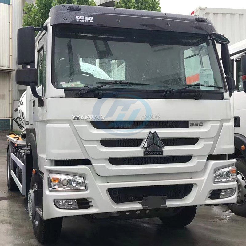 Camión de succión de aguas residuales SINOTRUK HOWO 4X2